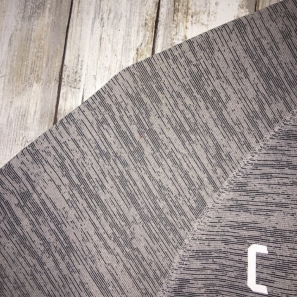 NWT NFL Cleveland Browns Grey Tee Men’s Small - Picture 3 of 5